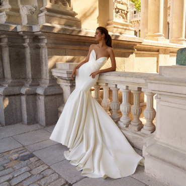 A Monumental Occasion: Styled Shoot at Buen Retiro Park