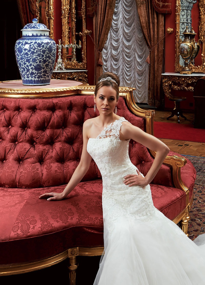 BT 14-14 Enzoani Panna Mloda Editorial