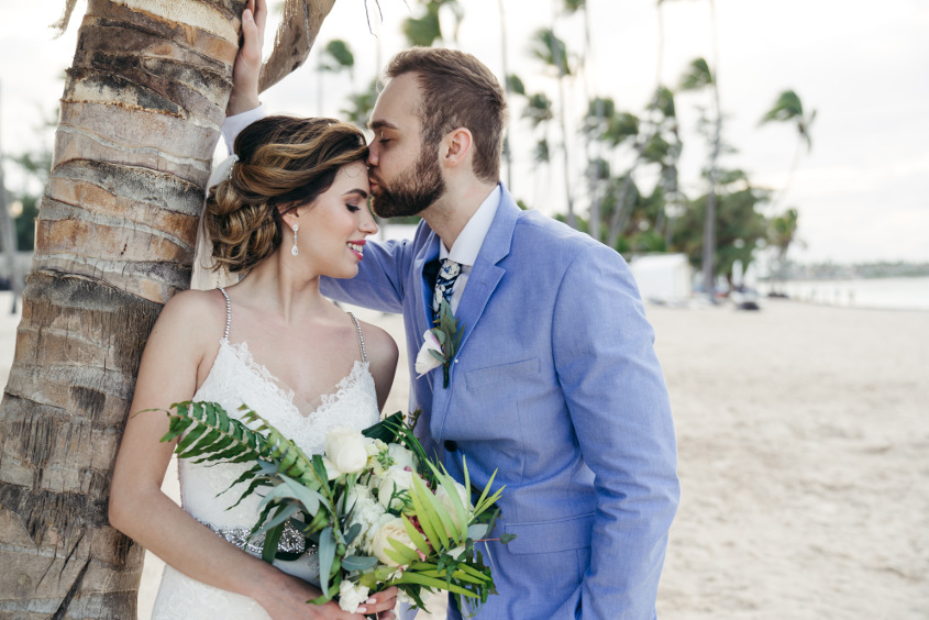 Pictured above: LEXI | Enzoani 2017 Collection